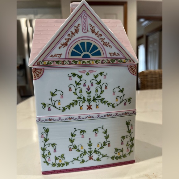 Lenox Village Sugar Canister - 1990 - Picture 2 of 8